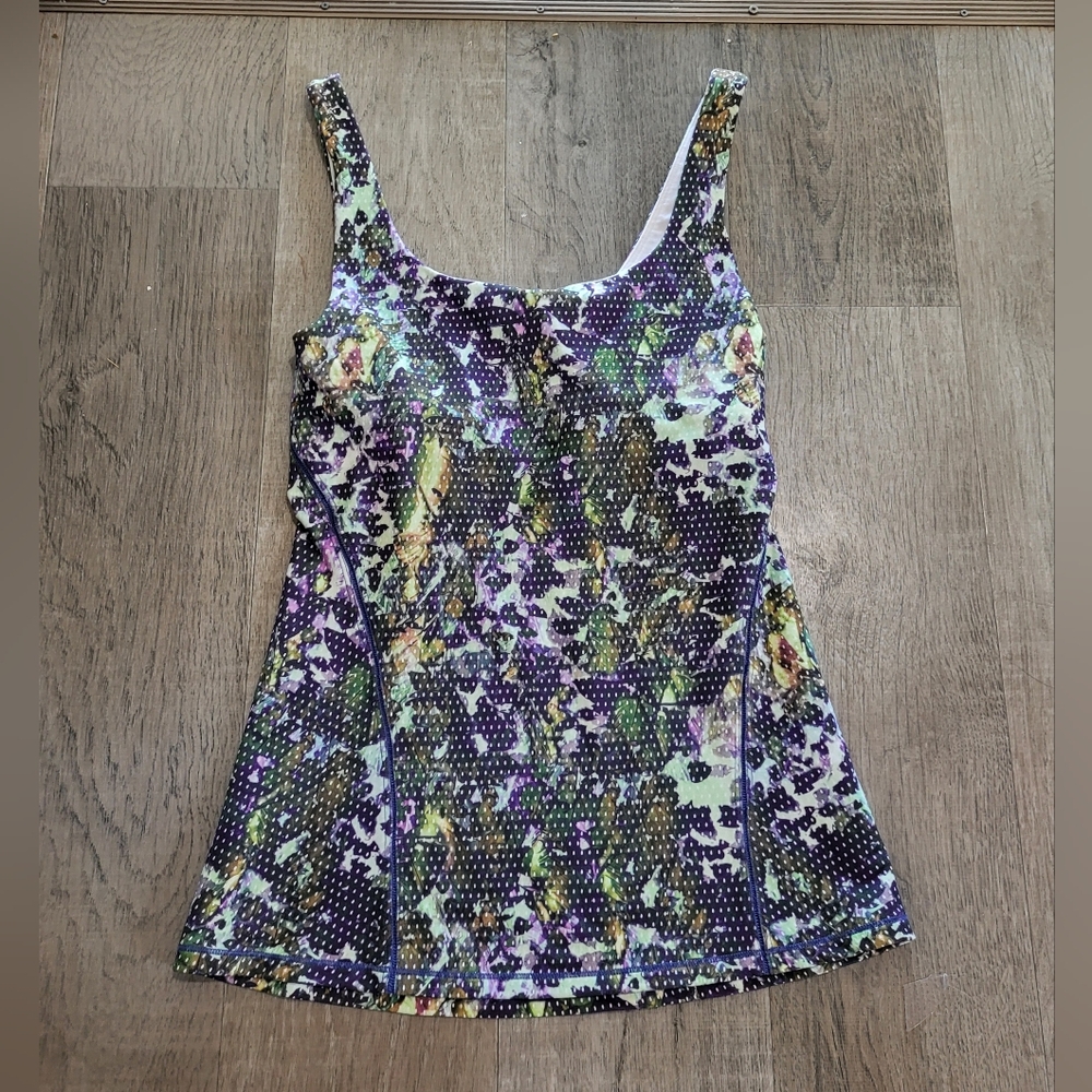 Lululemon AMALA Tank, Size 4, Rare, EUC